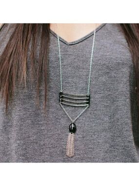 WILLOW NECKLACE